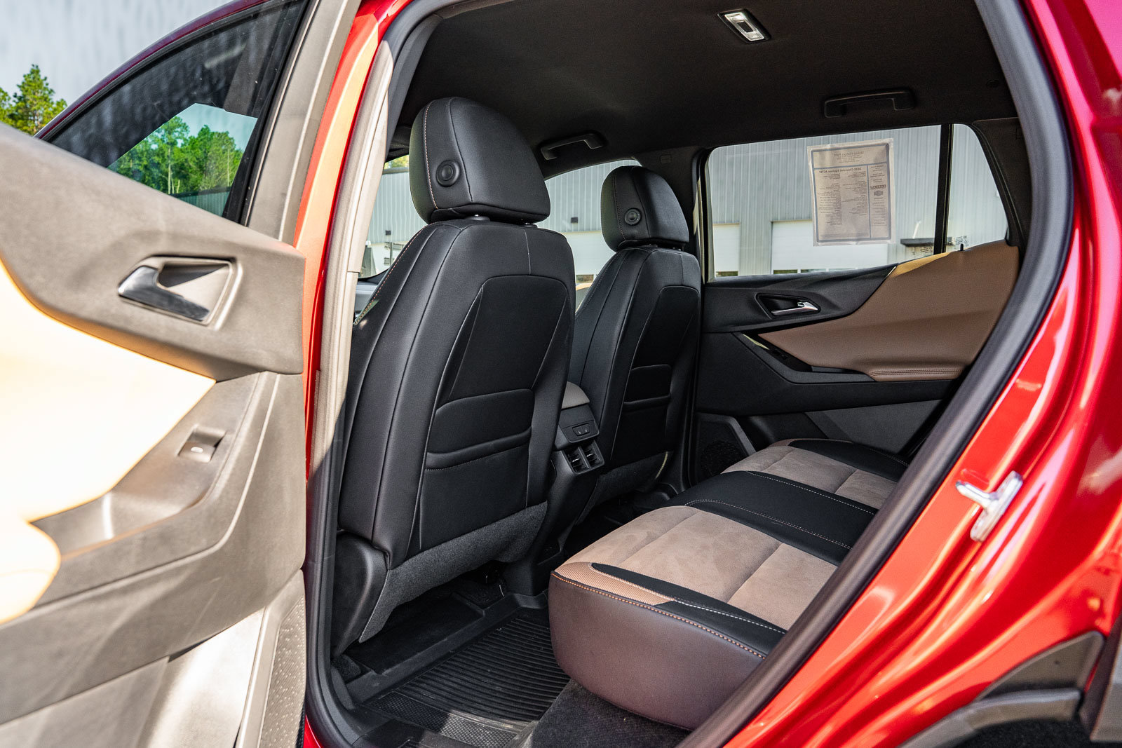 Used 2025 Chevrolet Equinox ACTIV w/ Convenience Package III FWD image 16