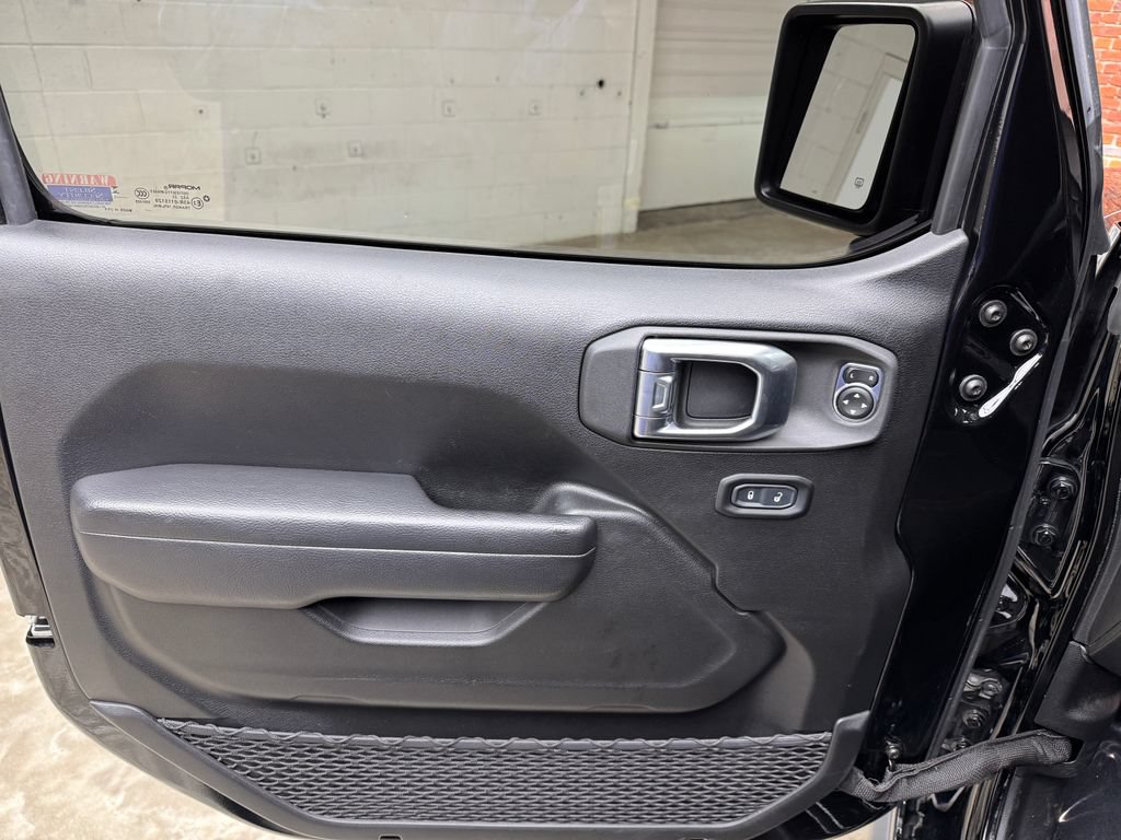 Used 2023 Jeep Gladiator Mojave w/ Cold Weather Group AWD/4WD image 10