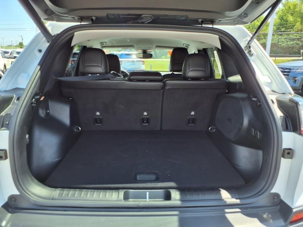 Used 2022 Jeep Cherokee Trailhawk w/ Sound & Nav Group image 12