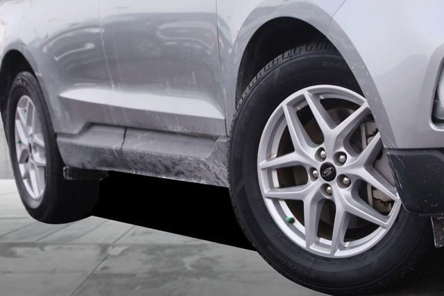 Certified 2024 Ford Edge SEL image 3