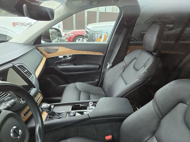 Used 2022 Volvo XC90 T5 Momentum image 7