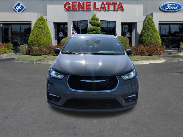 Used 2023 Chrysler Pacifica Touring-L FWD image 8