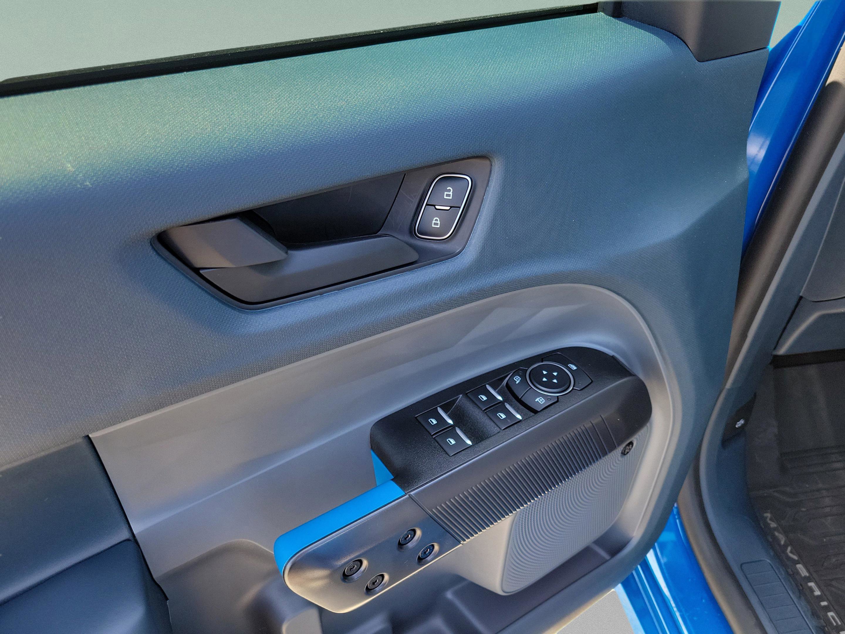 Certified 2025 Ford Maverick Lobo image 3