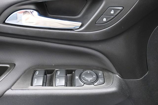Used 2022 Chevrolet Equinox RS w/ LPO, Floor Liner Package FWD image 14