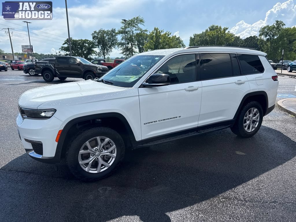 Used 2022 Jeep Grand Cherokee L Limited AWD/4WD image 2