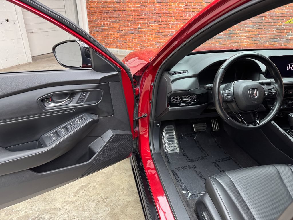 Used 2023 Honda Accord Sport image 9