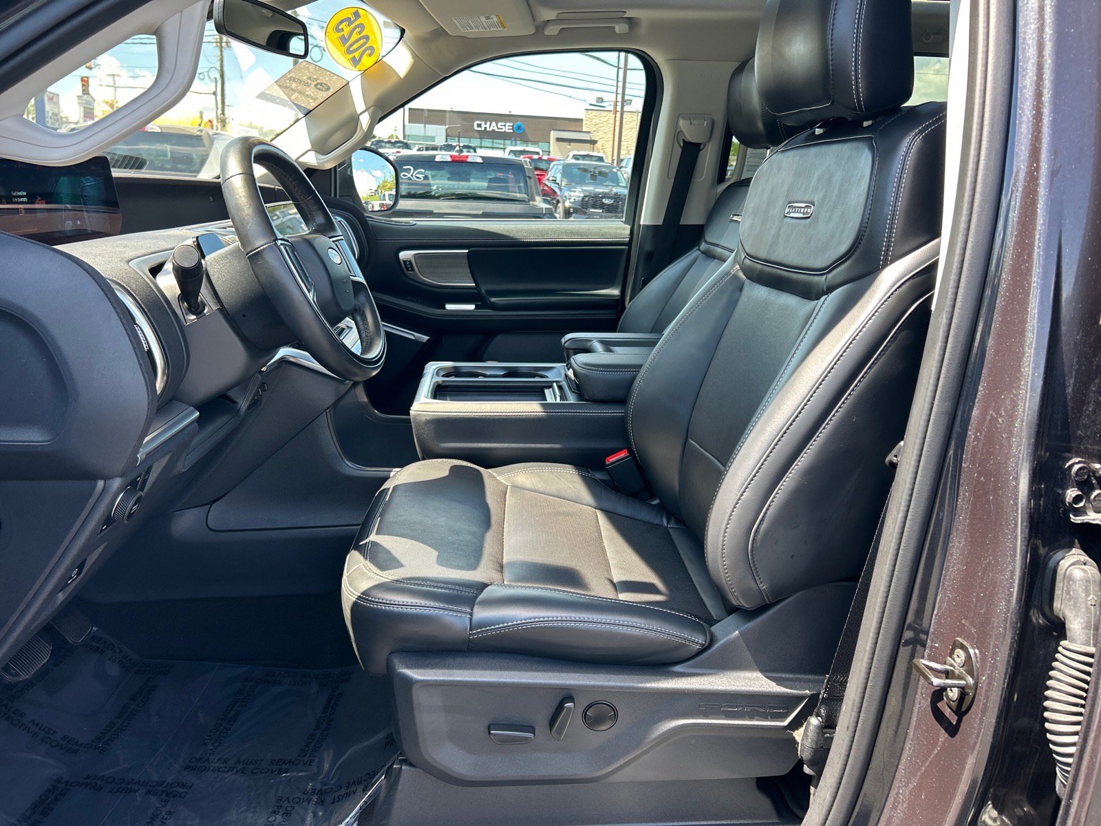 Certified 2025 Ford Expedition Max Platinum w/ Driver's Package AWD/4WD image 7