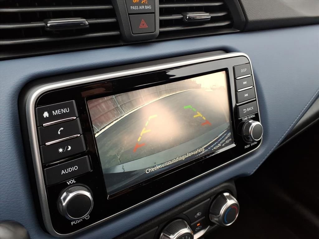 Used 2023 Nissan Versa SV image 10