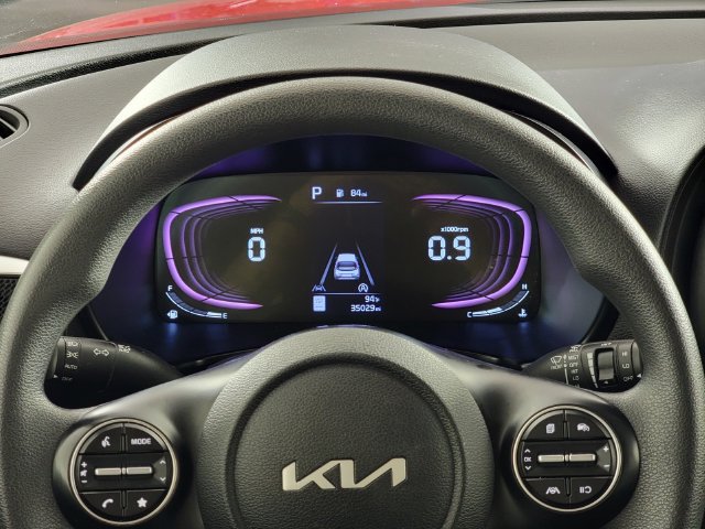 Used 2025 Kia Soul LX w/ LX Technology Package FWD image 27