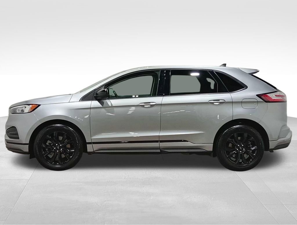 Certified 2024 Ford Edge SE w/ Black Appearance Package AWD/4WD image 9