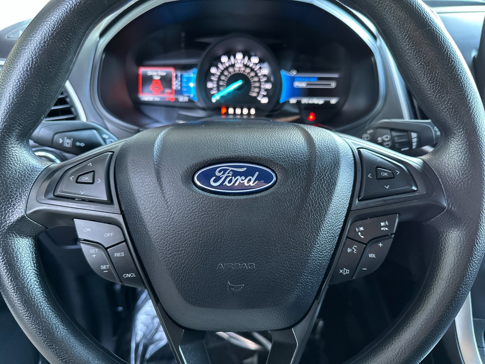 Certified 2024 Ford Edge SE w/ Black Appearance Package image 23