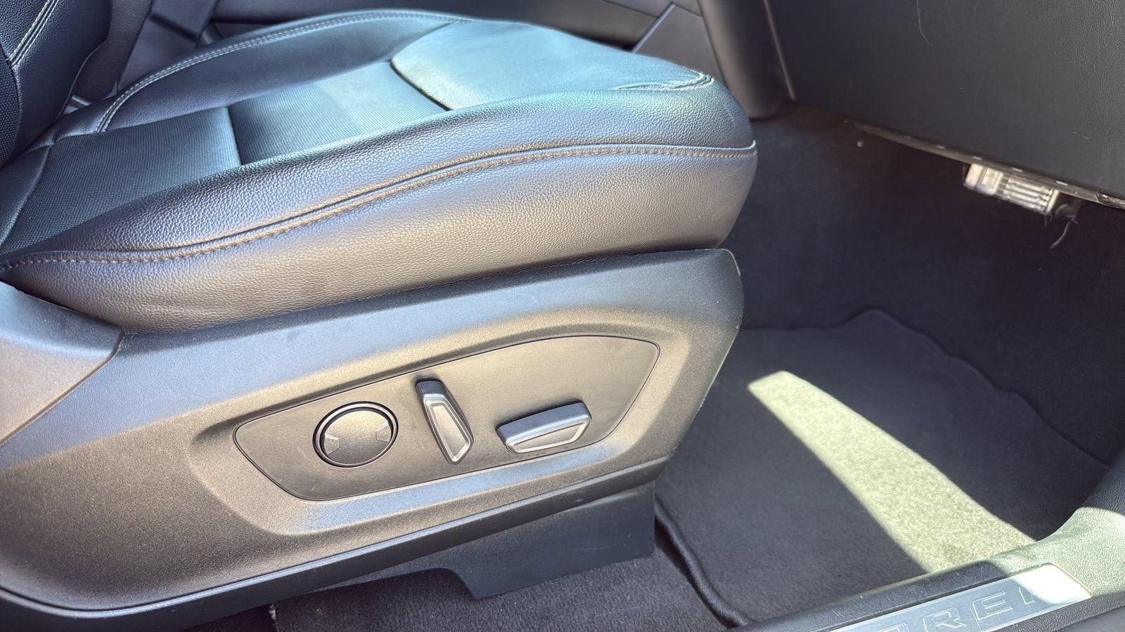 Certified 2024 Ford Explorer Limited RWD image 22
