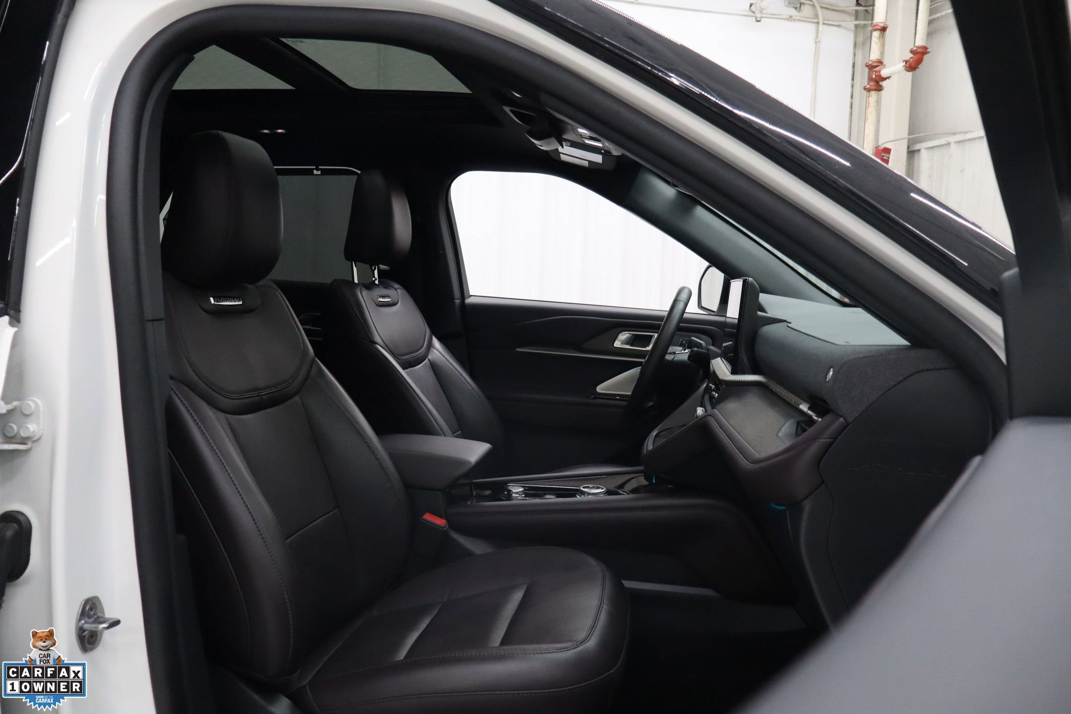 Certified 2025 Ford Explorer Platinum RWD image 38