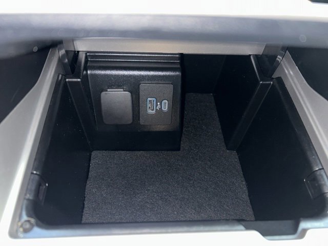 Certified 2022 Ford Explorer XLT w/ Equipment Group 202A image 29