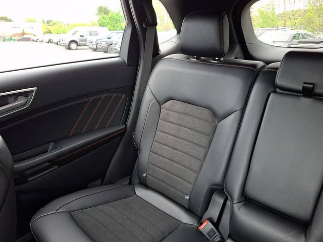 Certified 2024 Ford Edge ST-Line AWD/4WD image 25