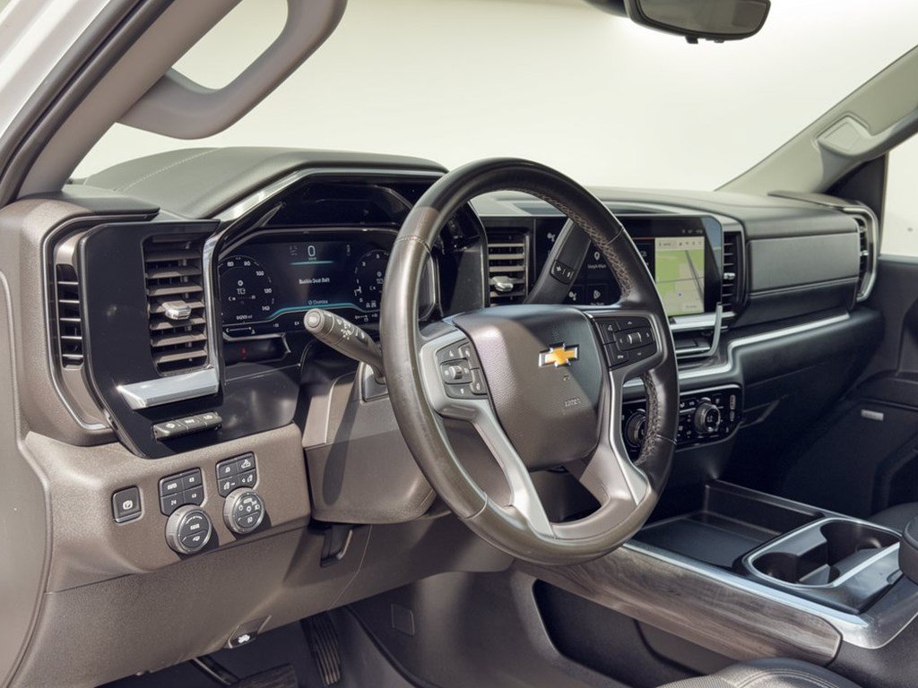 Used 2024 Chevrolet Silverado 3500 LTZ w/ LTZ Plus Package AWD/4WD image 4