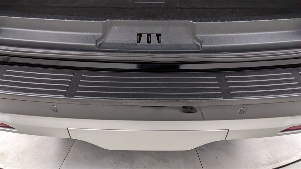 Certified 2024 Ford Expedition XLT image 6