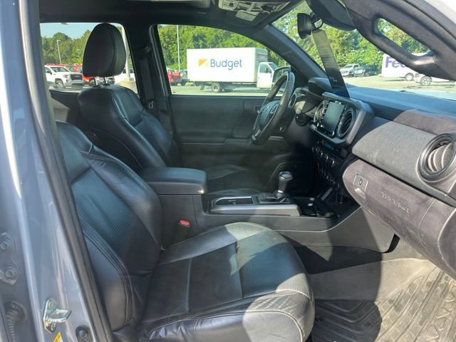 Used 2020 Toyota Tacoma TRD Off-Road w/ TRD Premium Off Road Package AWD/4WD image 11