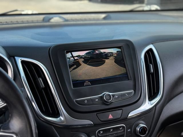 Used 2020 Chevrolet Equinox LT w/ Driver Convenience Package FWD image 3