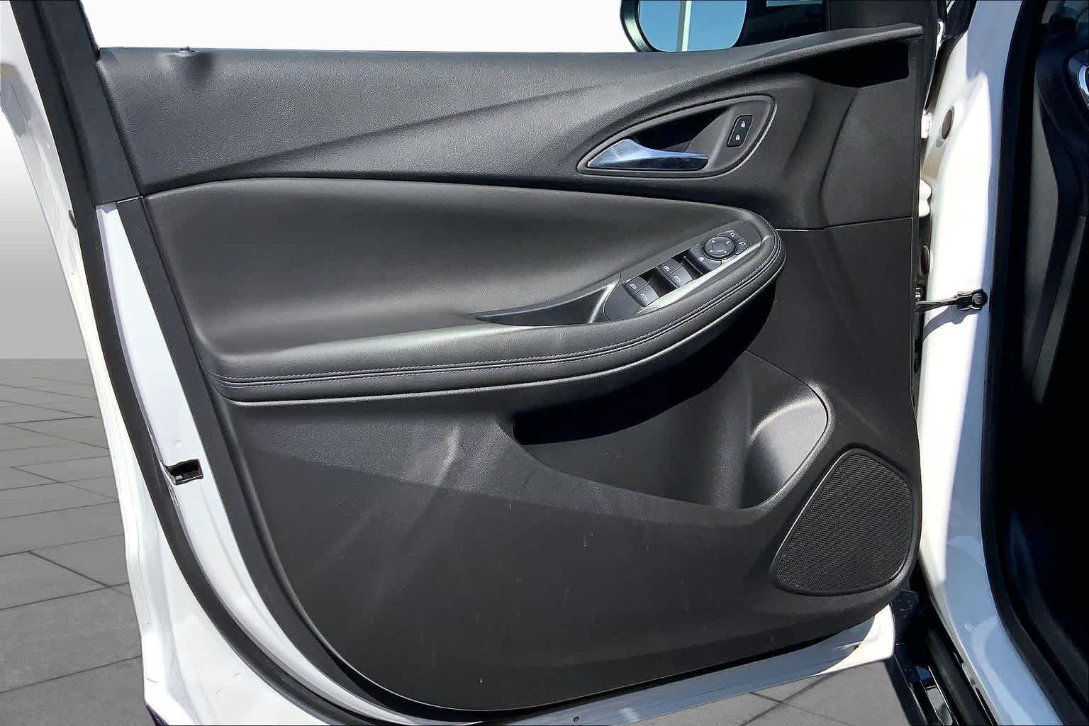 Used 2025 Buick Encore GX Sport Touring w/ Advanced Technology Package FWD image 20