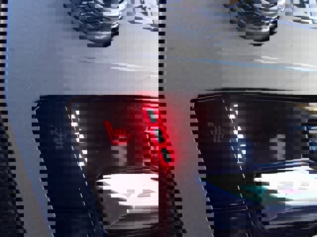 Certified 2022 Ford Explorer XLT w/ Equipment Group 202A image 33