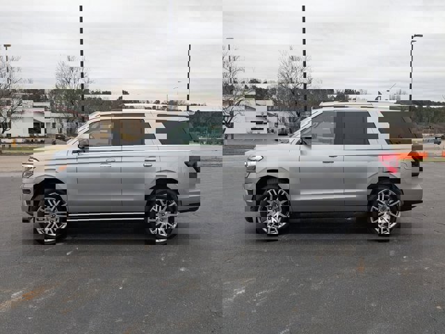 Certified 2024 Ford Expedition Limited image 2