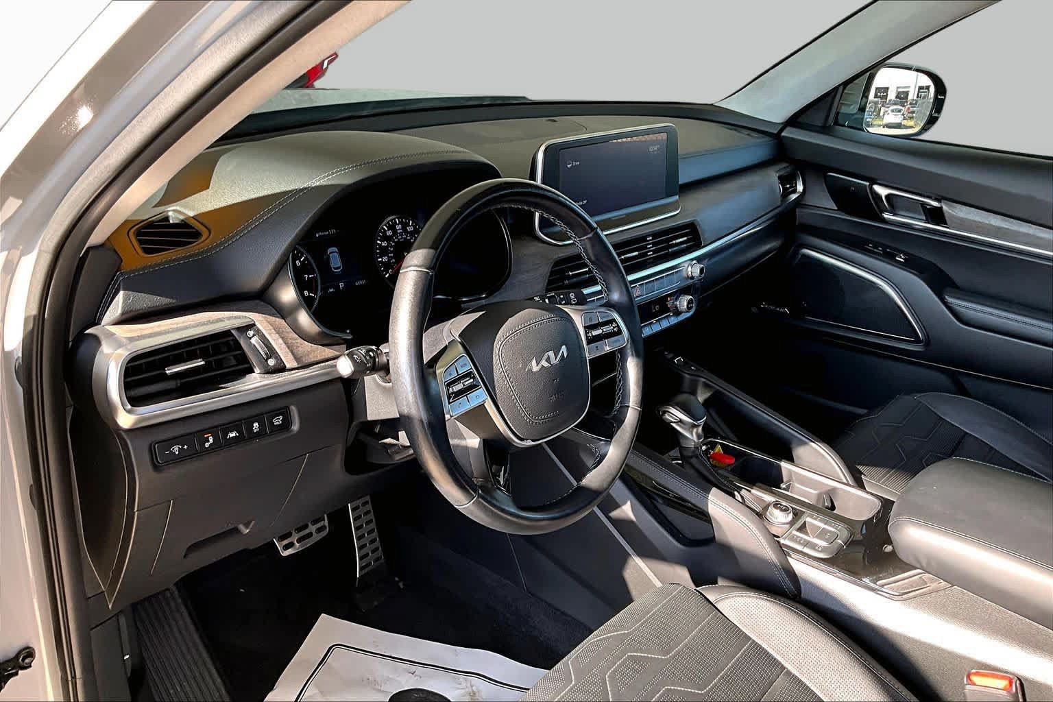 Used 2022 Kia Telluride SX w/ SX Prestige Package AWD/4WD image 18