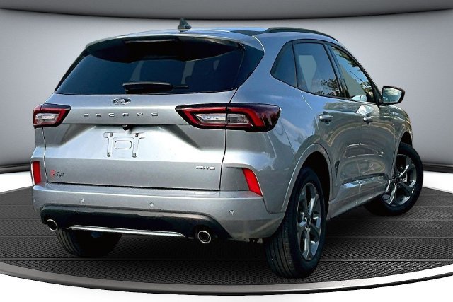Certified 2024 Ford Escape ST-Line w/ Tech Pack #1 AWD/4WD image 6
