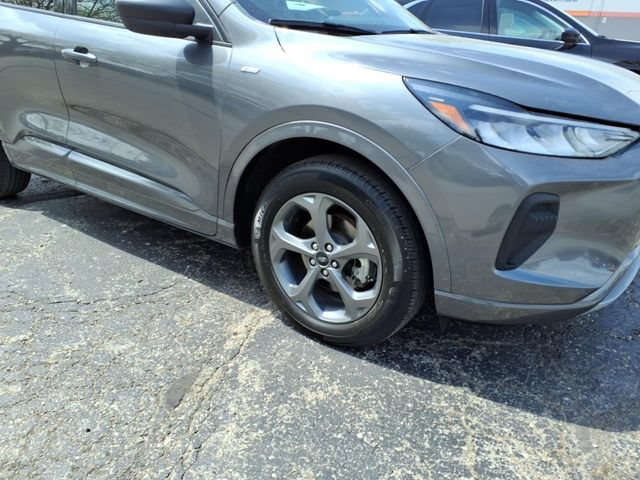 Certified 2023 Ford Escape ST-Line w/ Tech Pack #1 AWD/4WD image 4