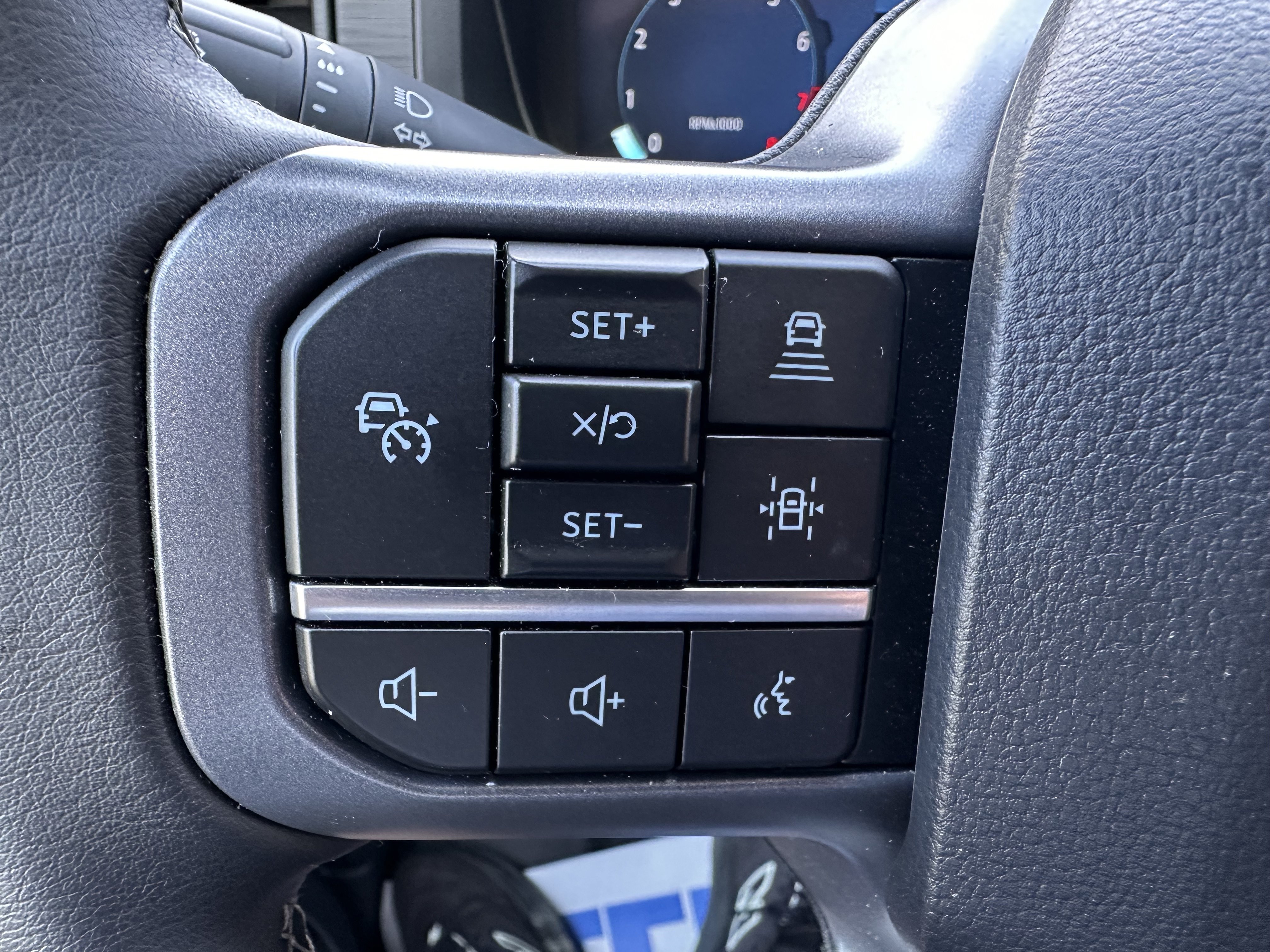 Certified 2025 Ford F150 XLT w/ Equipment Group 302A MID AWD/4WD image 22
