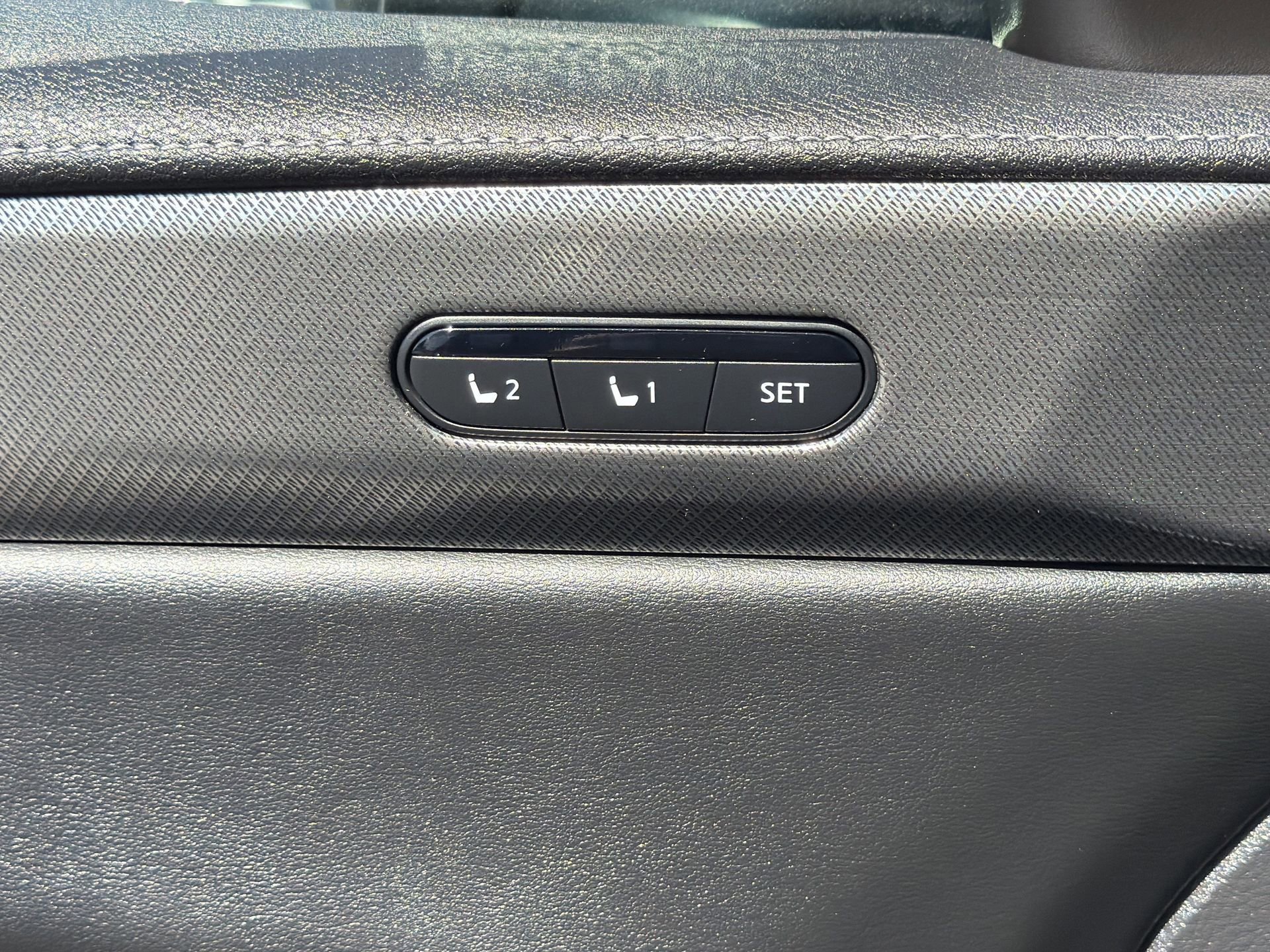 Used 2023 INFINITI QX60 Luxe w/ Cargo Package FWD image 25