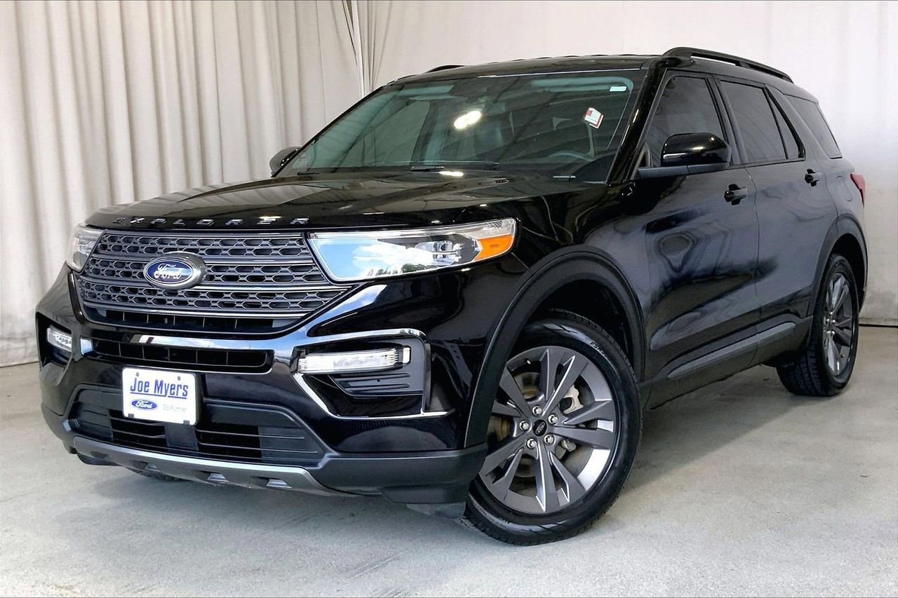 Certified 2023 Ford Explorer XLT w/ Equipment Group 202A RWD image 12