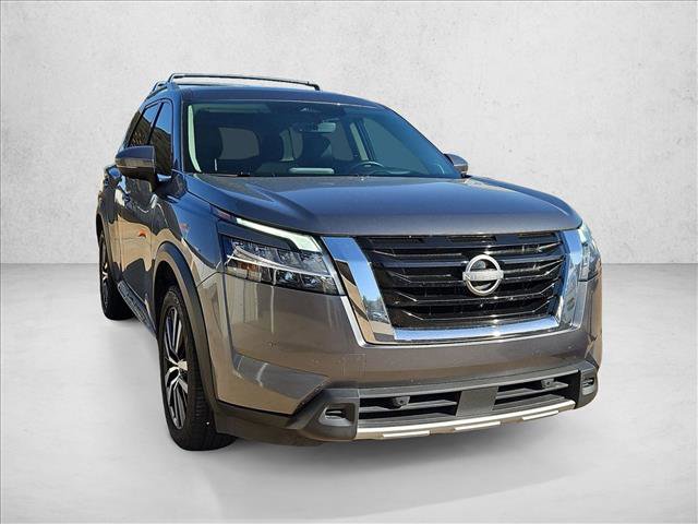 Used 2023 Nissan Pathfinder Platinum image 3