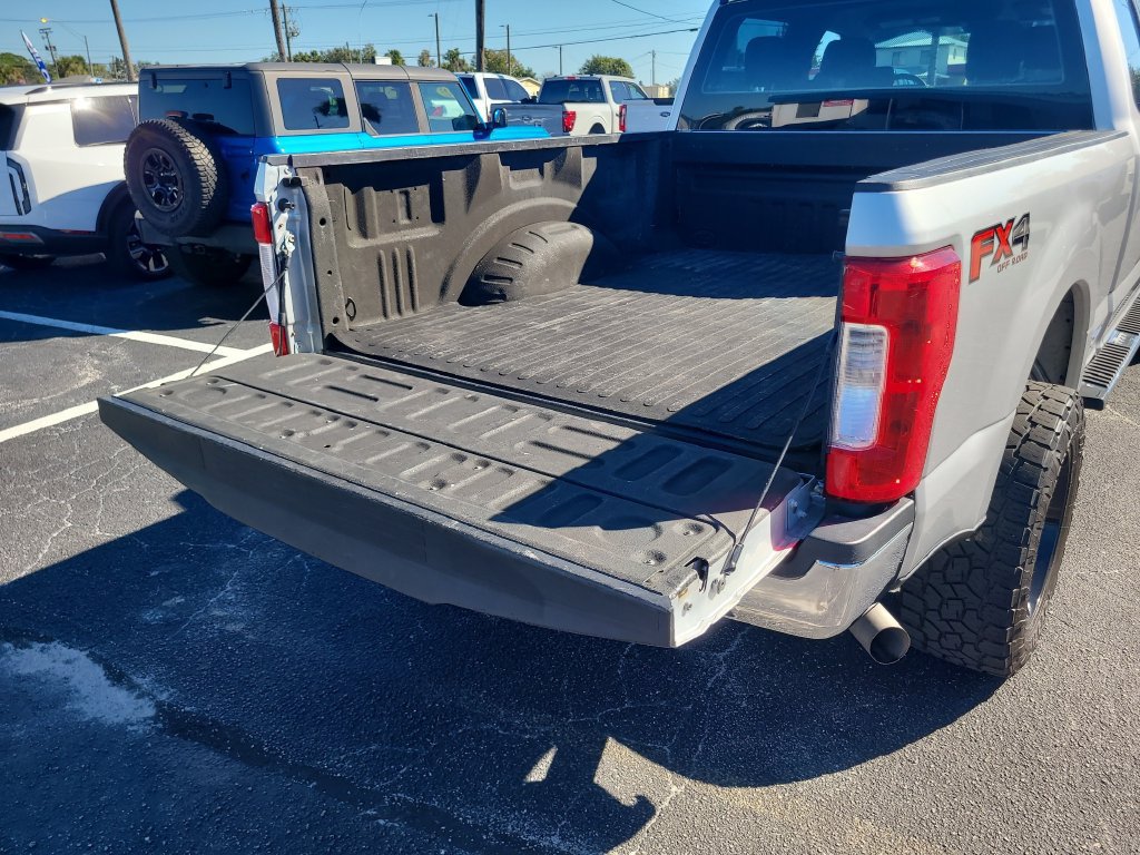Certified 2019 Ford F250 XL w/ STX Appearance Package AWD/4WD image 7