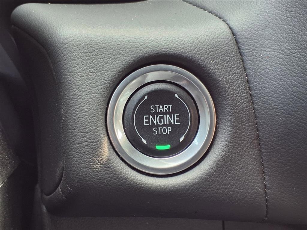 Used 2024 Chevrolet Suburban RST image 25