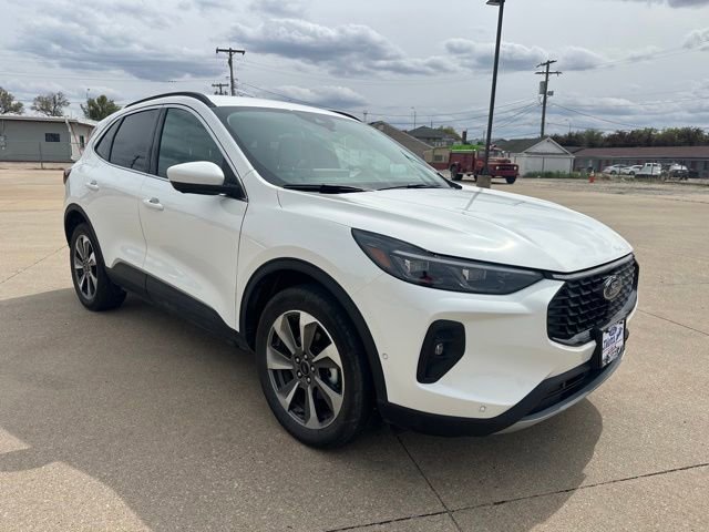 Certified 2024 Ford Escape Platinum w/ Premium Technology Package AWD/4WD image 5