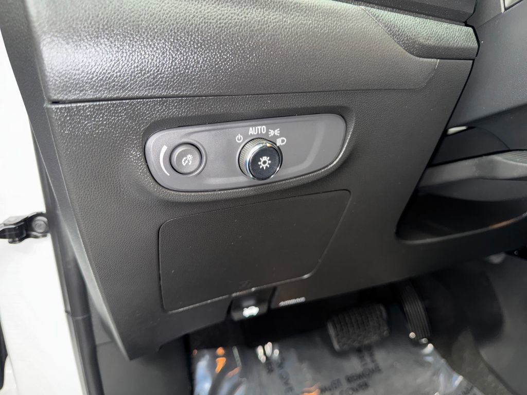 Used 2024 Buick Encore GX Sport Touring AWD/4WD image 31