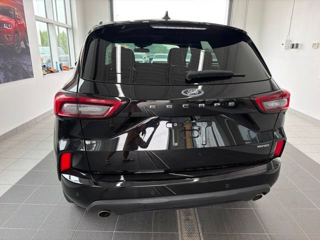 Certified 2024 Ford Escape ST-Line w/ Tech Pack #1 AWD/4WD image 4