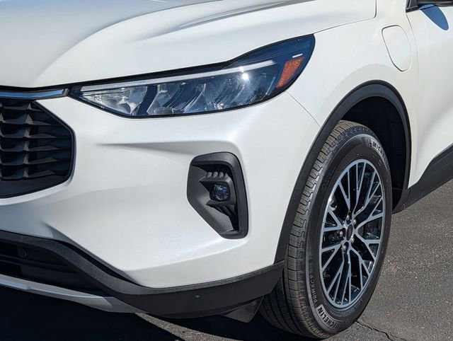 Certified 2025 Ford Escape SE w/ Class II Trailer Tow Package image 8