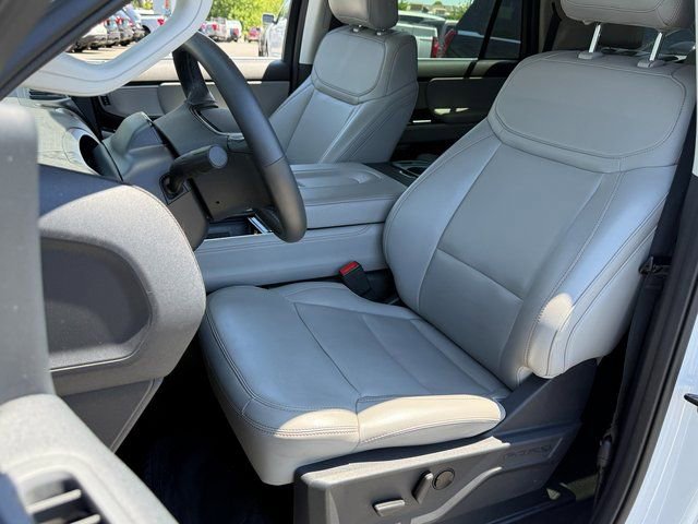 Certified 2025 Ford Expedition Max Active AWD/4WD image 8