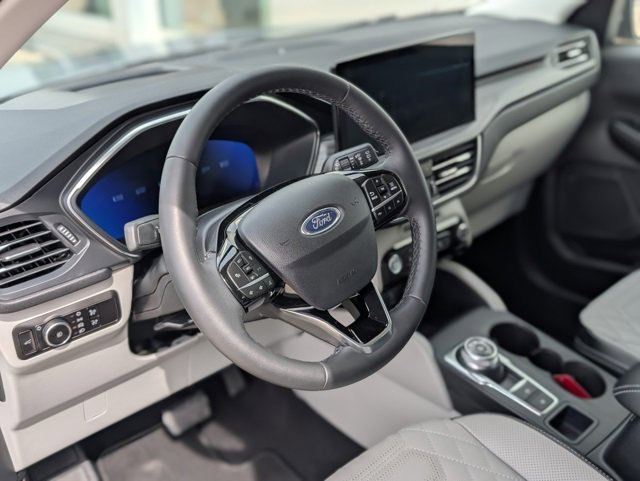 Certified 2023 Ford Escape Platinum w/ Premium Technology Package image 8