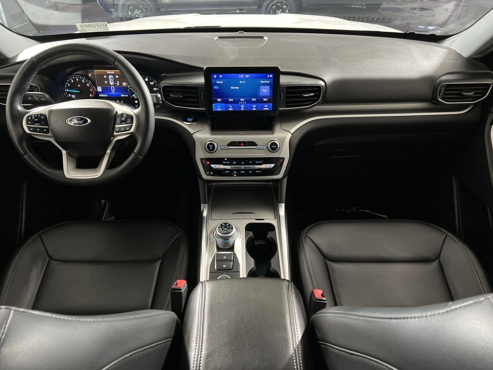 Certified 2022 Ford Explorer XLT w/ Equipment Group 202A image 22