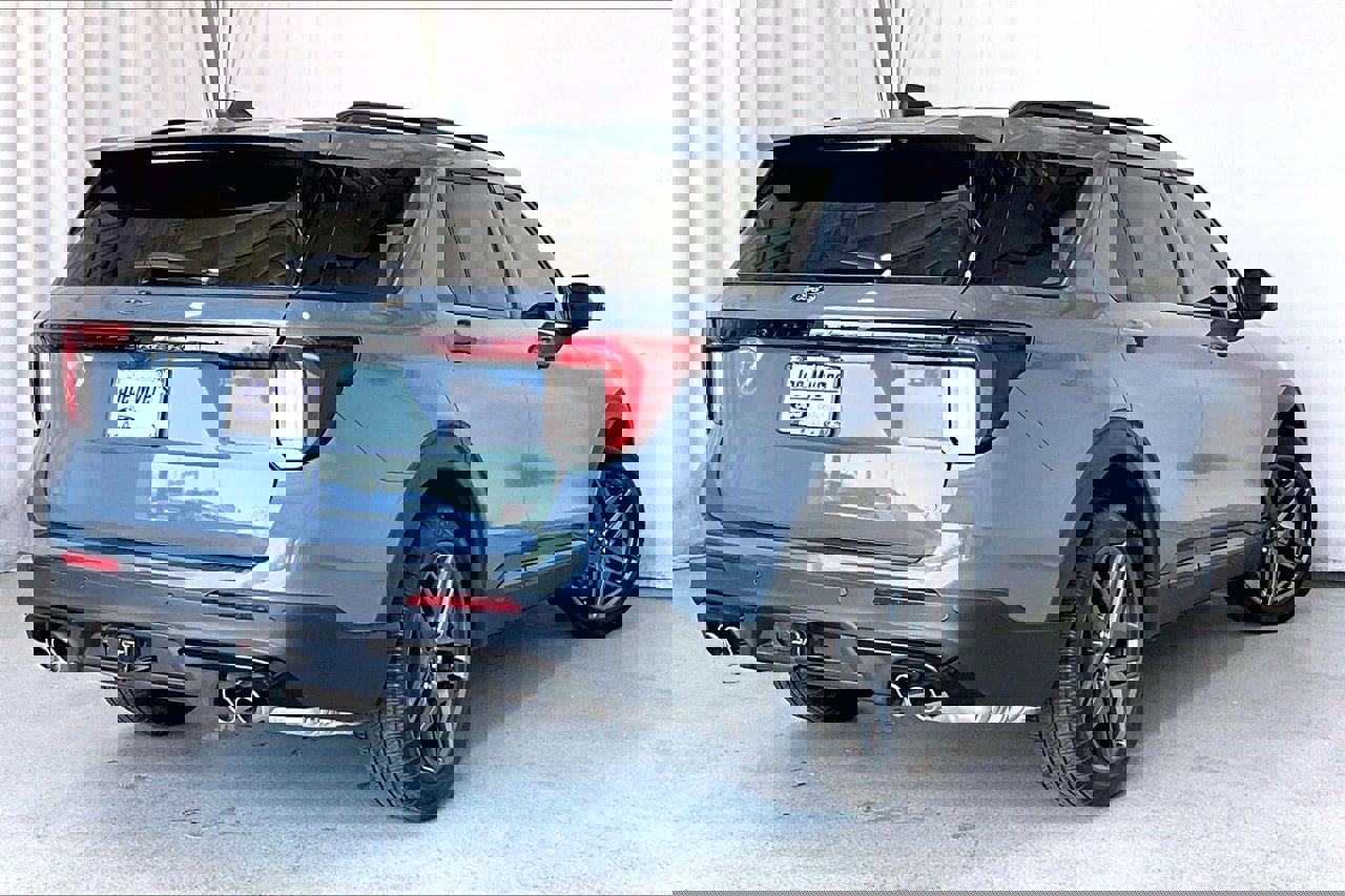 Certified 2025 Ford Explorer ST image 4