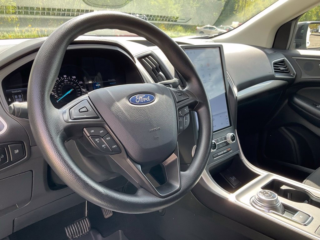 Certified 2024 Ford Edge SE w/ Black Appearance Package AWD/4WD image 15