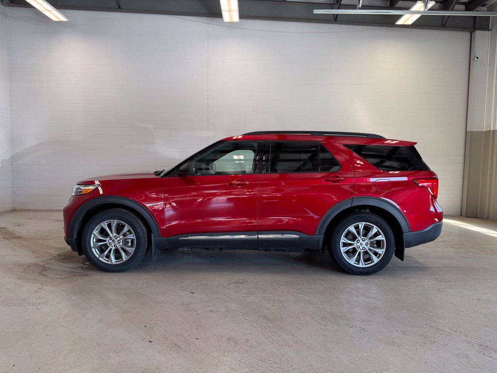 Certified 2020 Ford Explorer XLT w/ Equipment Group 202A AWD/4WD image 4