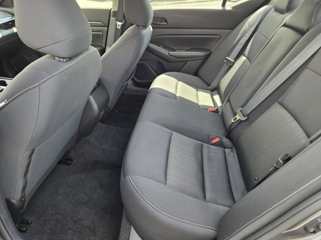 Used 2024 Nissan Altima 2.5 SV FWD image 10