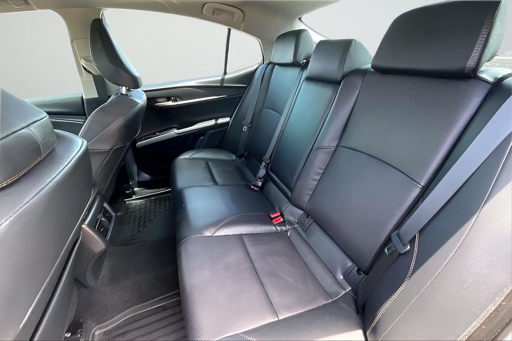 Used 2025 Toyota Camry XLE w/ Premium Plus Package AWD/4WD image 18