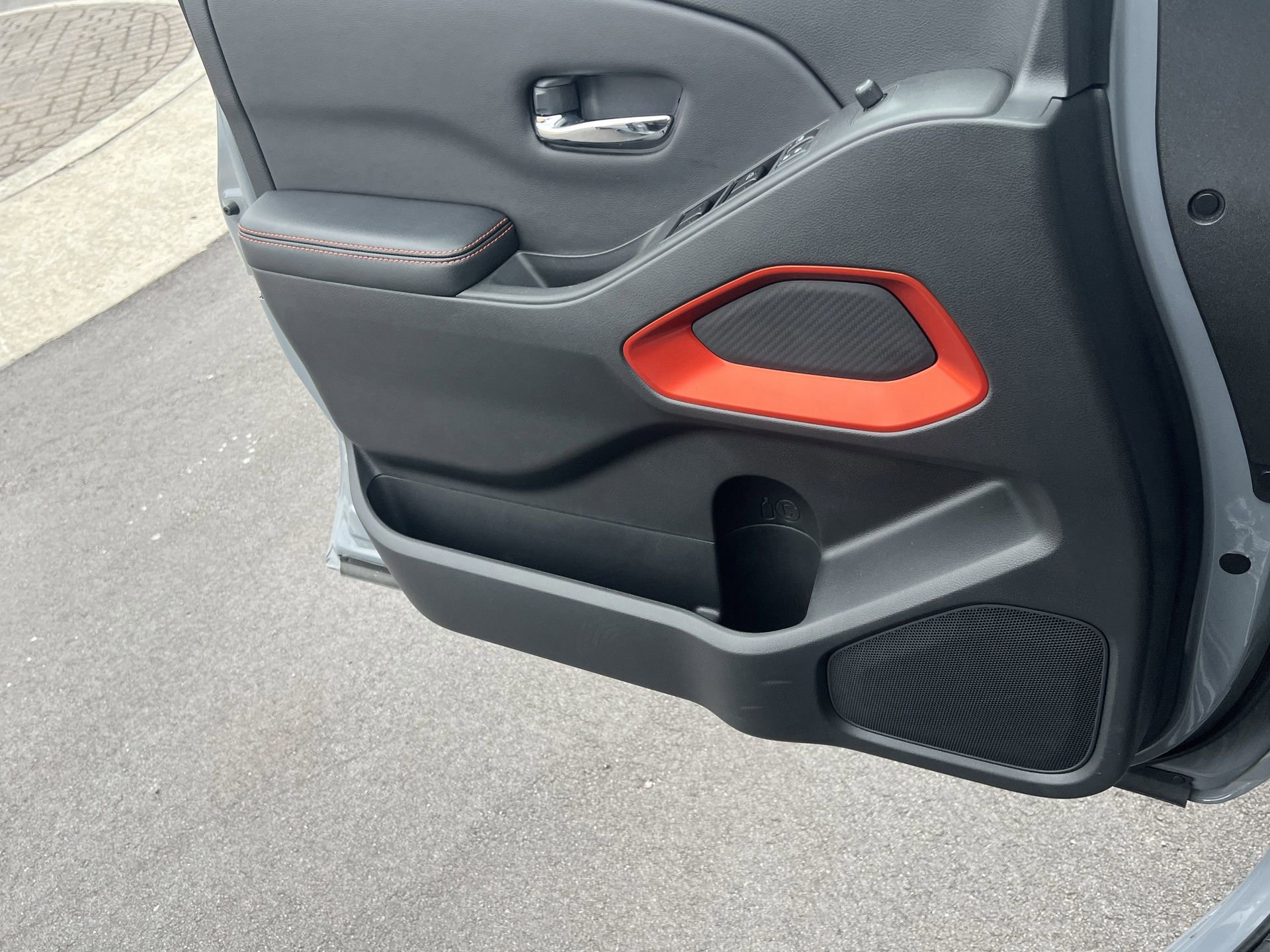 Used 2025 Nissan Frontier PRO-4X image 18