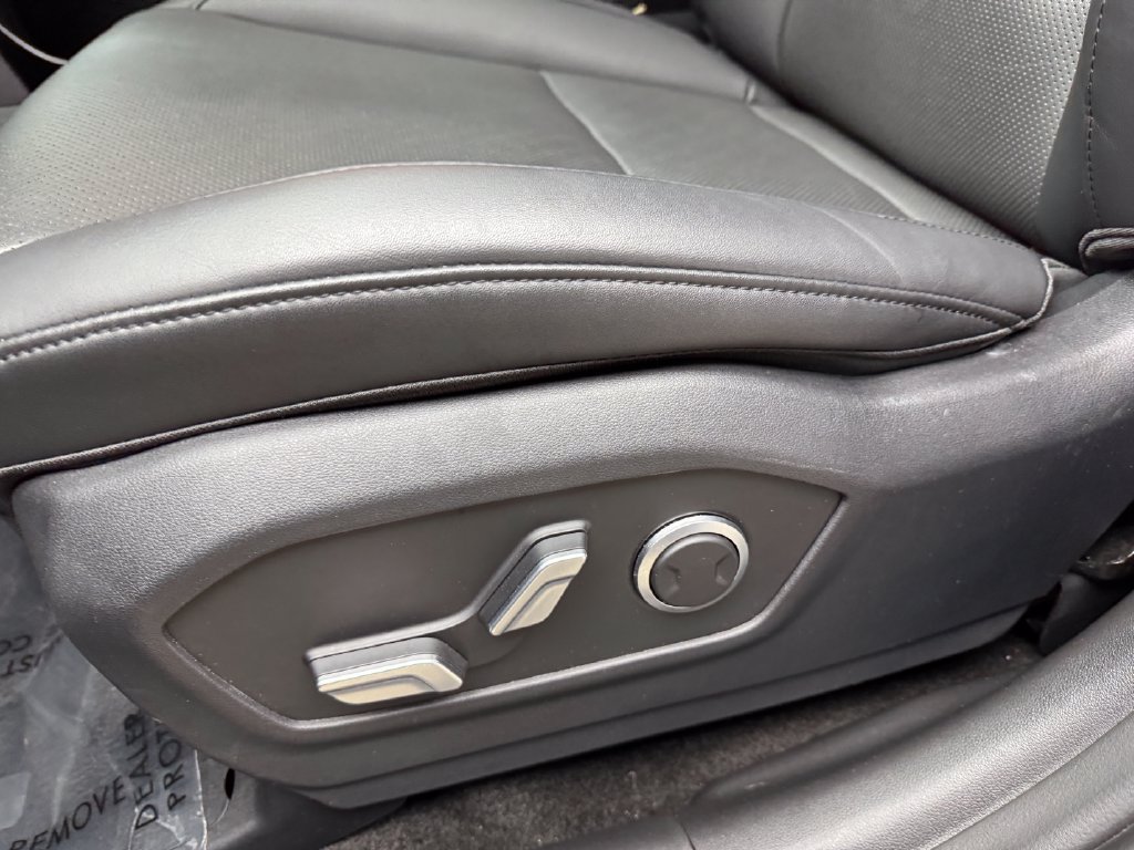 Used 2025 Hyundai Santa Fe XRT AWD/4WD image 12