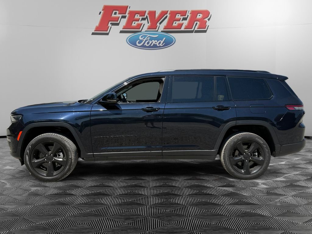Used 2024 Jeep Grand Cherokee L Limited w/ Black Appearance Package RWD image 2